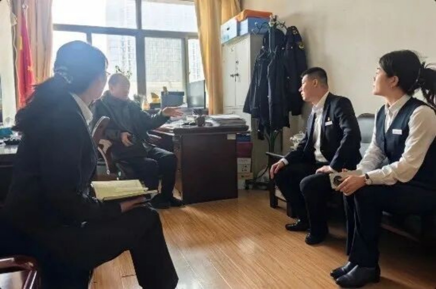 【三转三守三争】从“窗口”到“门口”，把公积金贷款服务送到心坎上